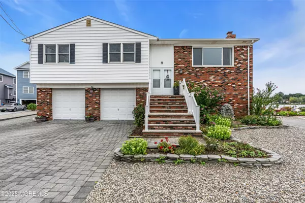 Brick, NJ 08723,5 Bay Way