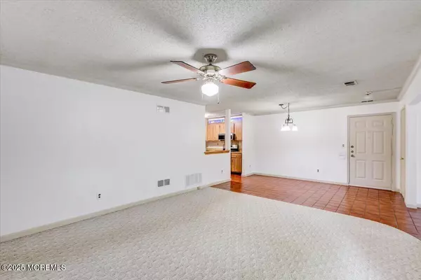 Freehold, NJ 07728,53 Portland Court #3