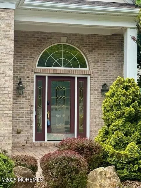 Freehold, NJ 07728,6 Northshire Court