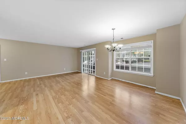 Howell, NJ 07731,353 Sequoia Court