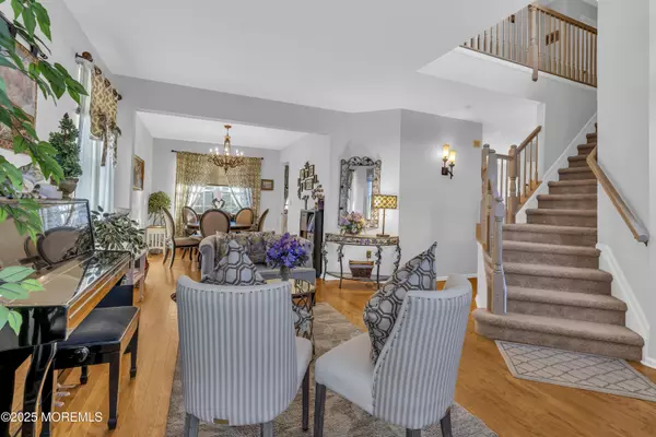 Colts Neck, NJ 07722,4 Oxford Ky