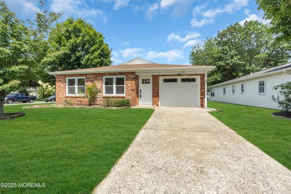 108 Meadowbrook Road, Brick, NJ 08723