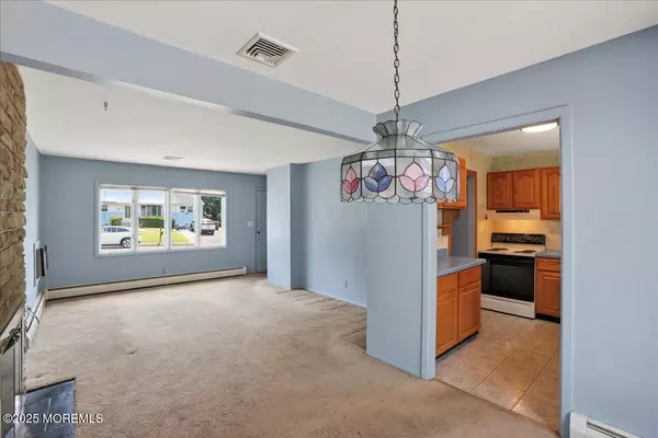 Howell, NJ 07731,10 Aaron Avenue