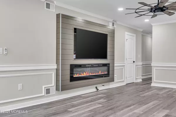 Lakewood, NJ 08701,95 Chaucer Court