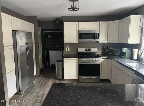 Jackson, NJ 08527,20 Camelot Terrace