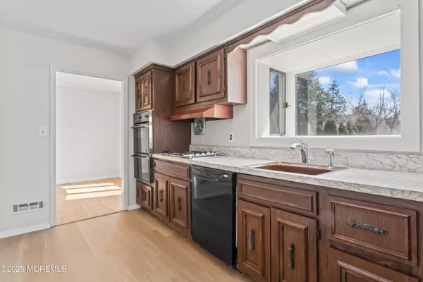 Ocean Twp, NJ 07712,3 Standish Drive