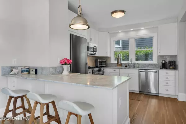 Rumson, NJ 07760,27 Waterman Avenue #Front House
