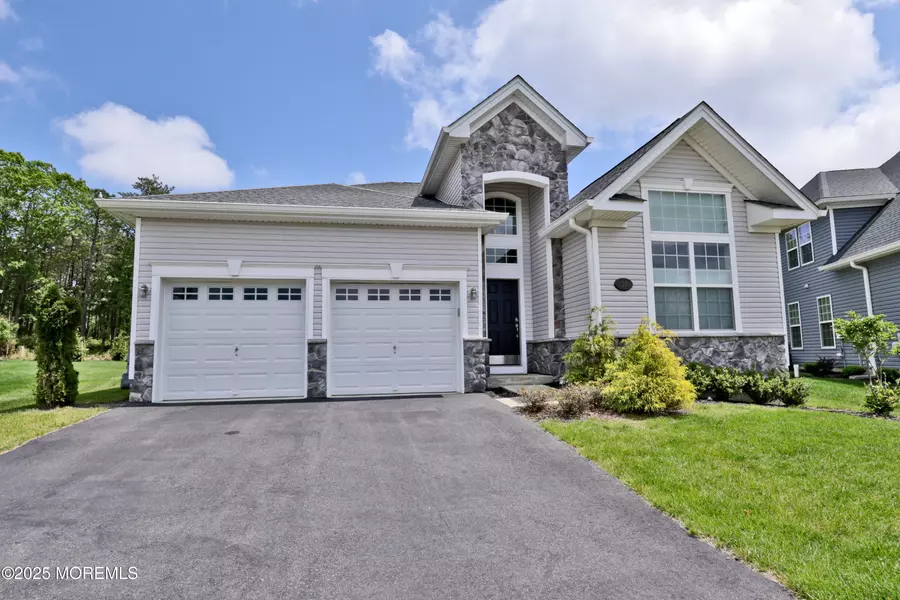 21 Aurora Circle, Barnegat, NJ 08005