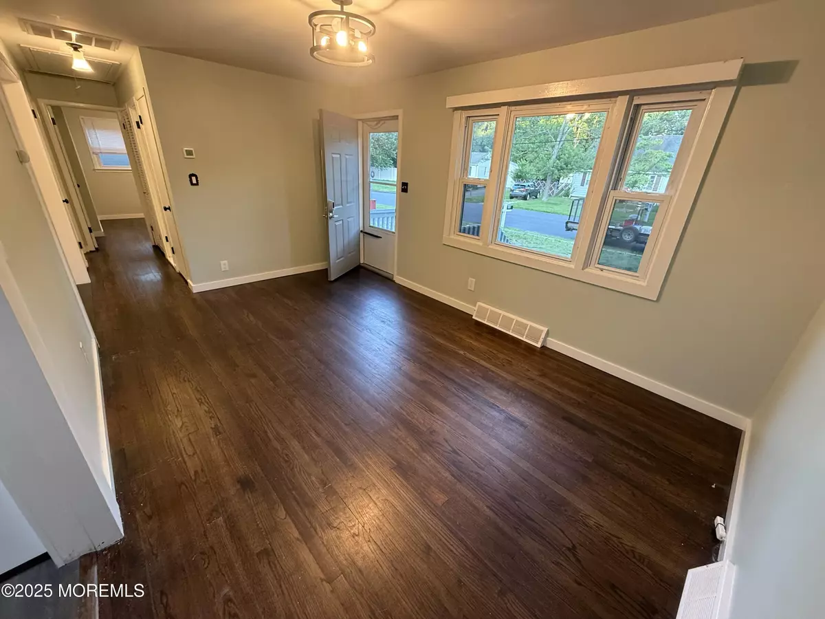 Howell, NJ 07731,203 Sunset Lane