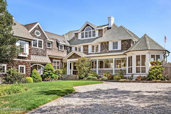 Bay Head, NJ 08742,829 East Avenue