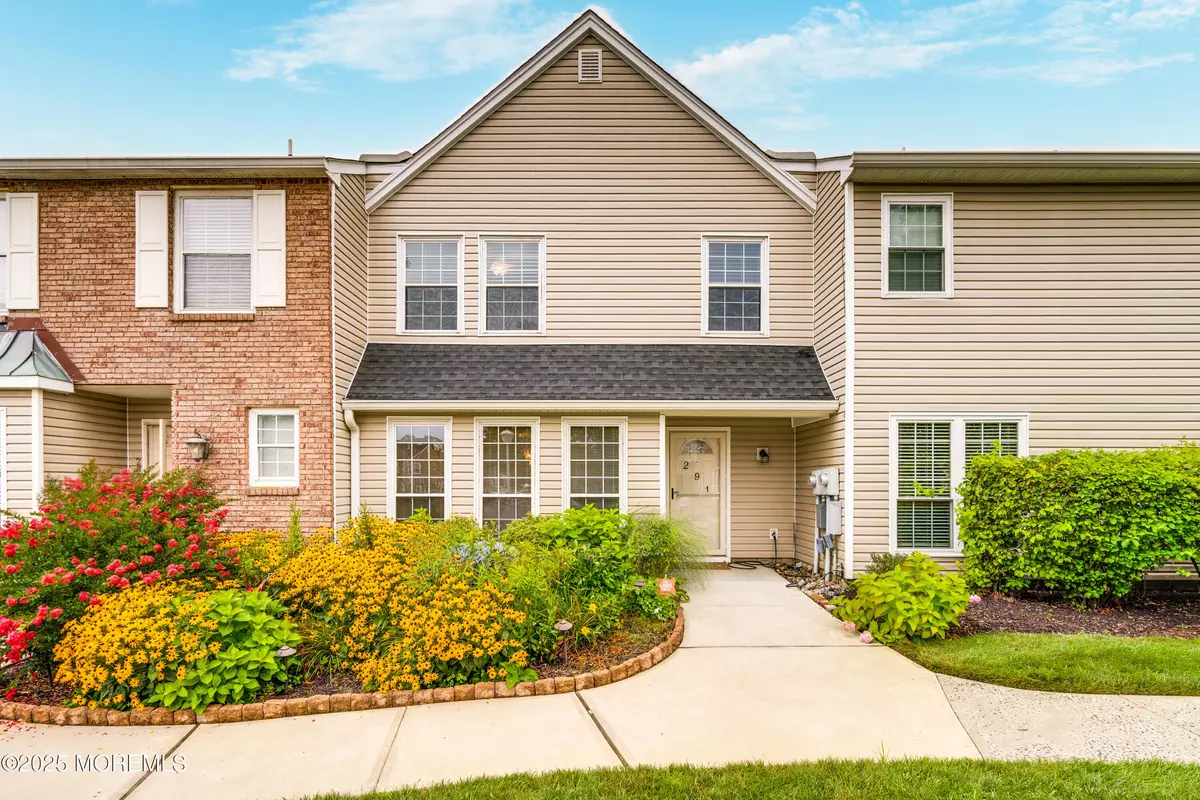 Morganville, NJ 07751,291 Stratford Place