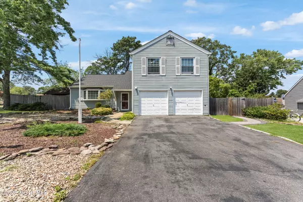 Toms River, NJ 08753,904 Nantucket Court