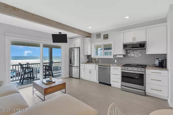 Belmar, NJ 07719,903 Ocean Avenue #4