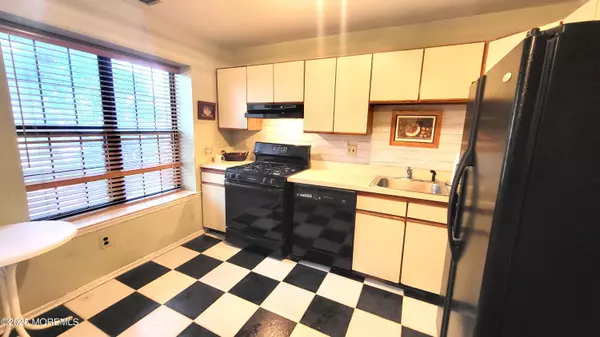 Oceanport, NJ 07757,99 Surrey Court