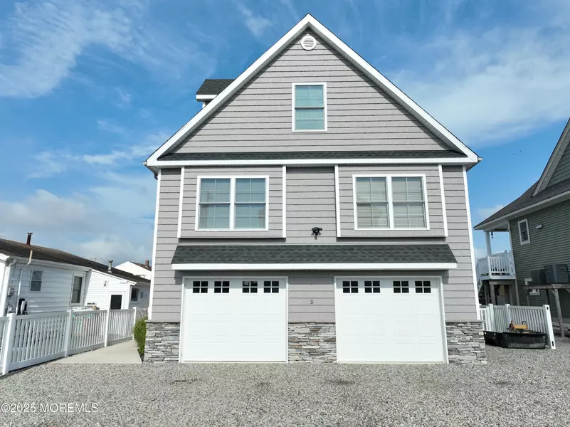 5 Sands Point Road, Waretown, NJ 08758