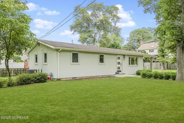 Oakhurst, NJ 07755,220 Highwood Road