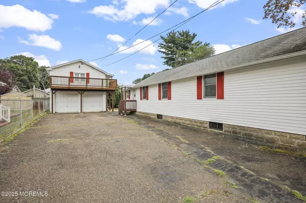 North Middletown, NJ 07748,17 Cedar Avenue