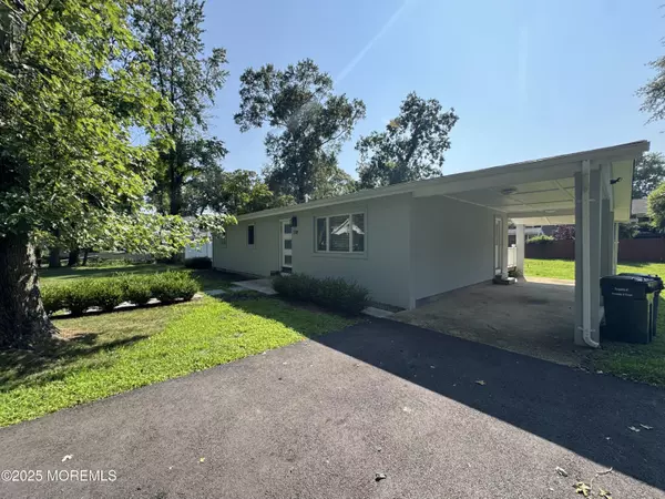 Oakhurst, NJ 07755,220 Highwood Road