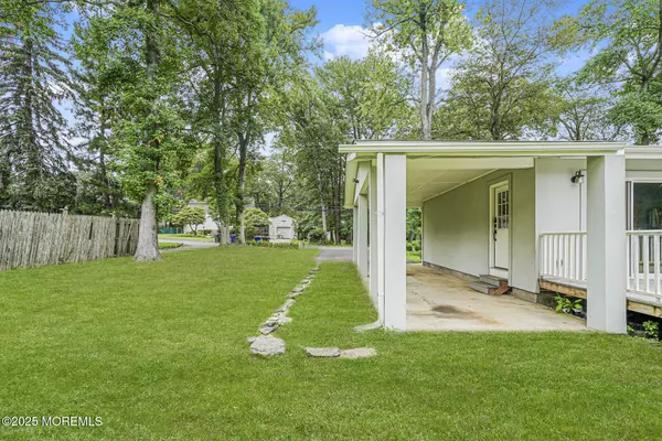 Oakhurst, NJ 07755,220 Highwood Road