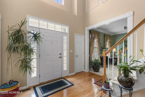 Jackson, NJ 08527,16 Victoria Circle