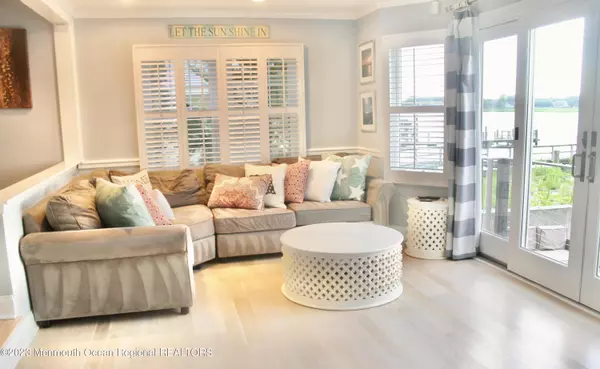 Sea Bright, NJ 07760,4 Riverview Place
