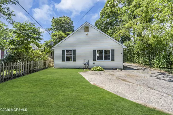 Toms River, NJ 08753,75 River Drive