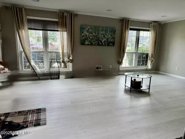 19 Bennington Place, Morganville, NJ 07751
