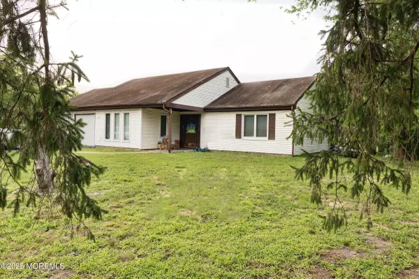 1554 Alamitos Drive, Lakewood, NJ 08701