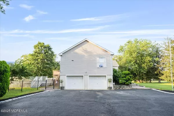 Wall, NJ 07753,1621 Martin Road