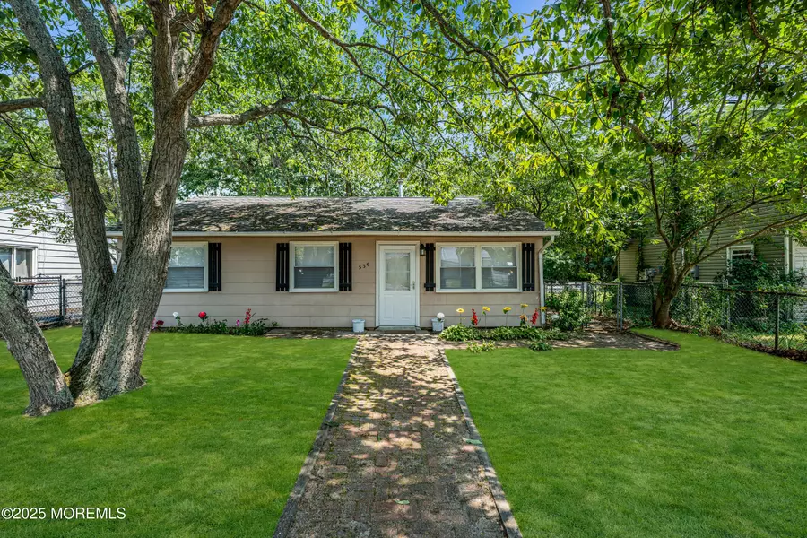 539 Holly Village Lane, Toms River, NJ 08753