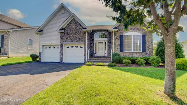 Marlboro, NJ 07746,167 Scarborough Way