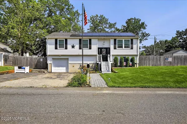 Forked River, NJ 08731,937 Kearny Avenue