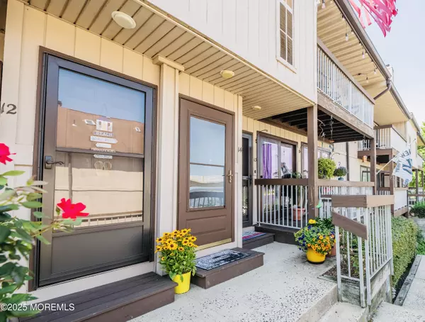 Highlands, NJ 07732,30 Portland Road #B14
