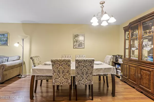 Howell, NJ 07731,489 Cottonwood Court