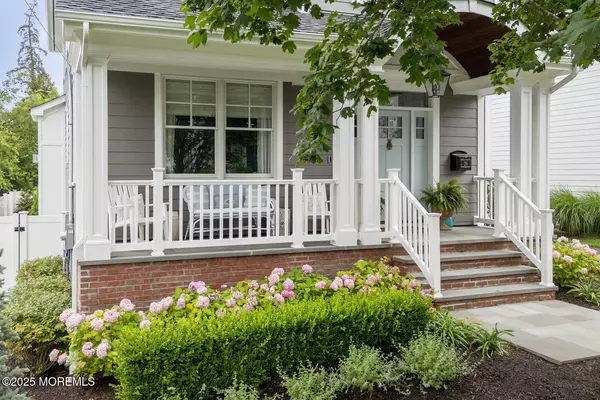 Rumson, NJ 07760,29 Allen Street