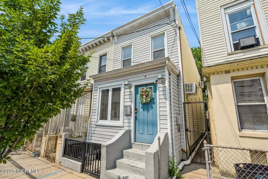 141 Van Horne Street, Jersey City, NJ 07304