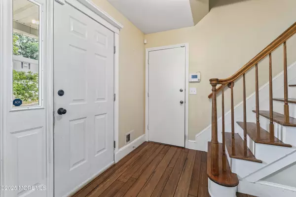 Hazlet, NJ 07730,5 Windsor Court