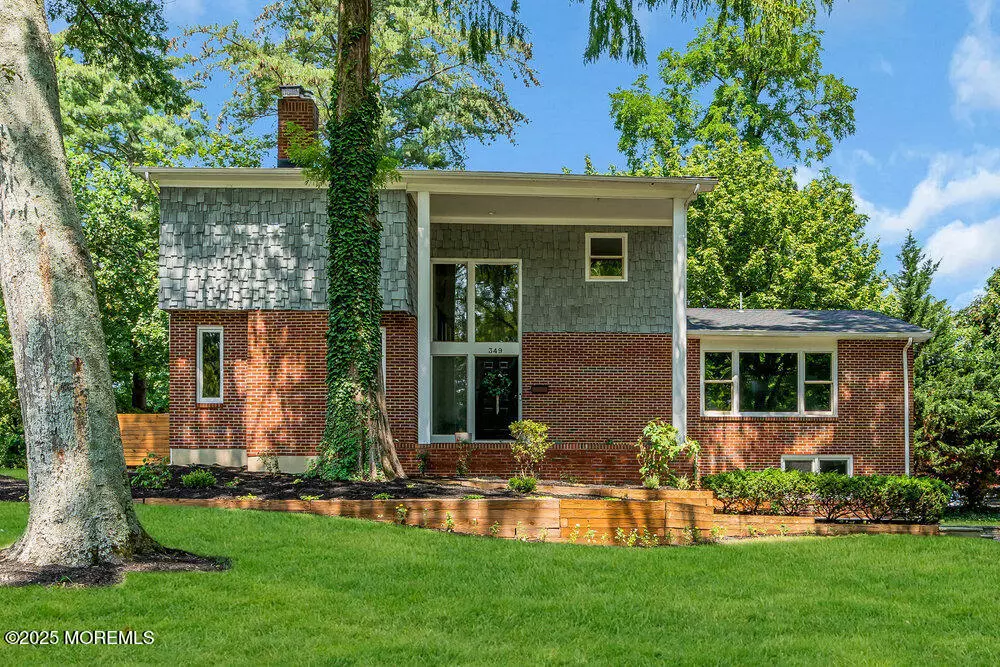 Fair Haven, NJ 07704,349 River Road