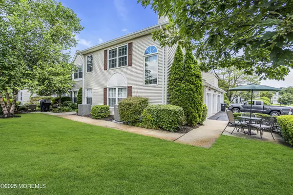 Wall, NJ 07719,32 Racquet Road