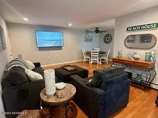 163 Wharfside Drive ##163, Monmouth Beach, NJ 07750