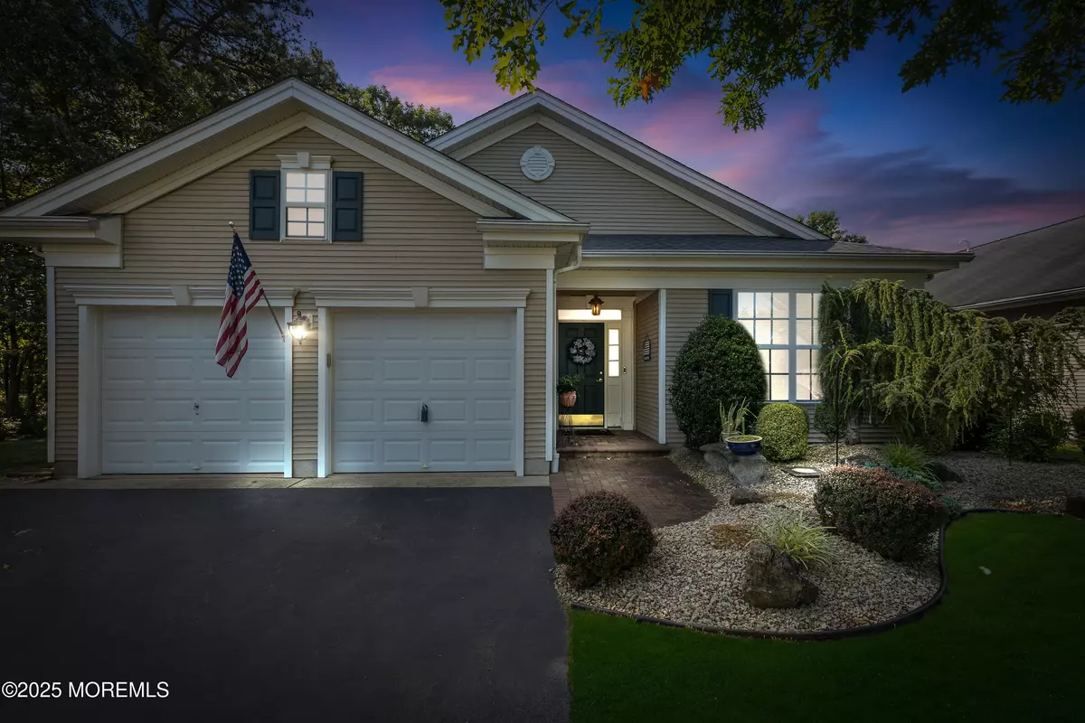 Jackson, NJ 08527,15 Waltham Way
