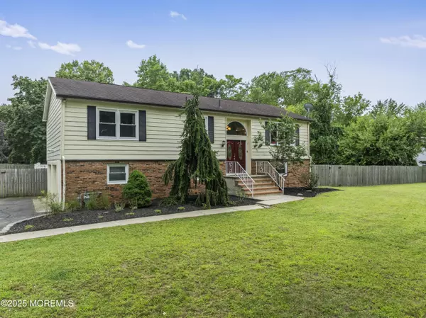Freehold, NJ 07728,72 Molly Pitcher Lane