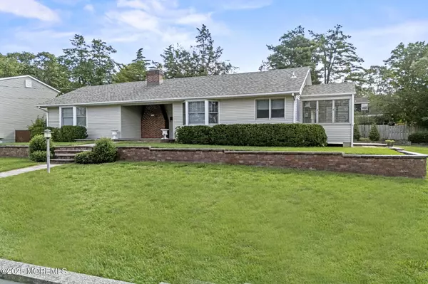 Toms River, NJ 08753,18 East Drive