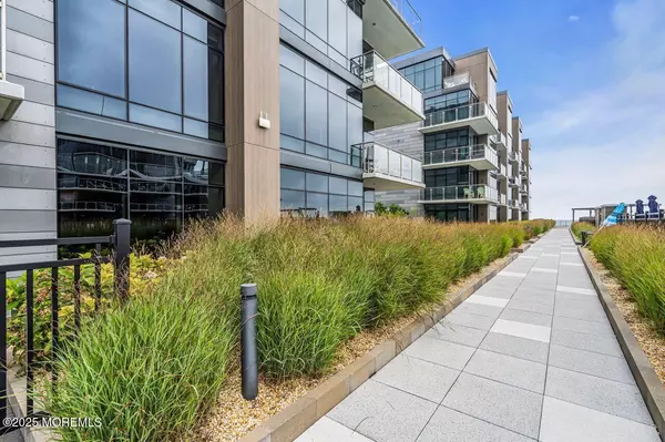 Long Branch, NJ 07740,30 Melrose Terrace #209