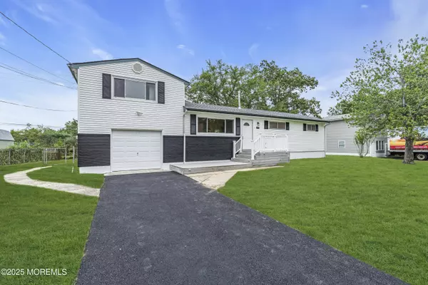 Toms River, NJ 08755,307 Lillian Lane