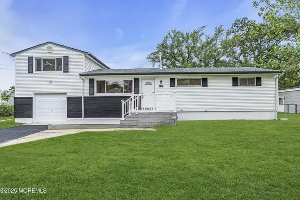 307 Lillian Lane, Toms River, NJ 08755