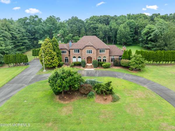 6 Peachtree Lane, Manalapan, NJ 07726