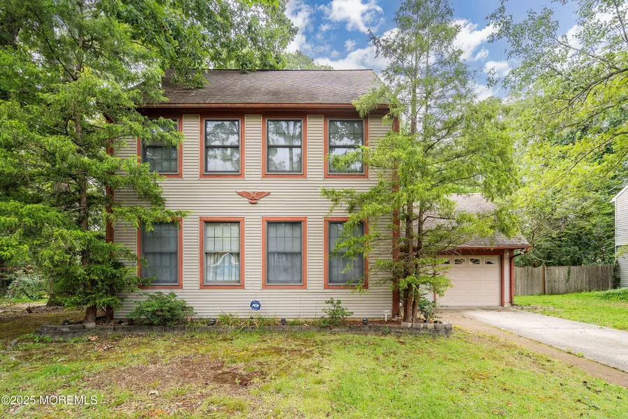 106 Lavenham Court, Toms River, NJ 08755
