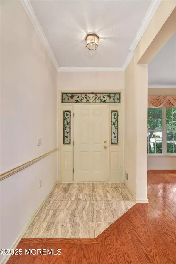 Lakewood, NJ 08701,2 Amberwinds Court