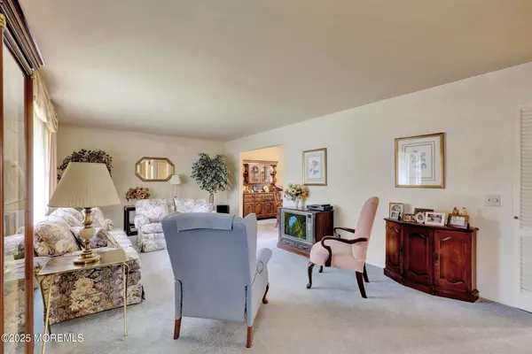 Oakhurst, NJ 07755,2007 Vernon Street